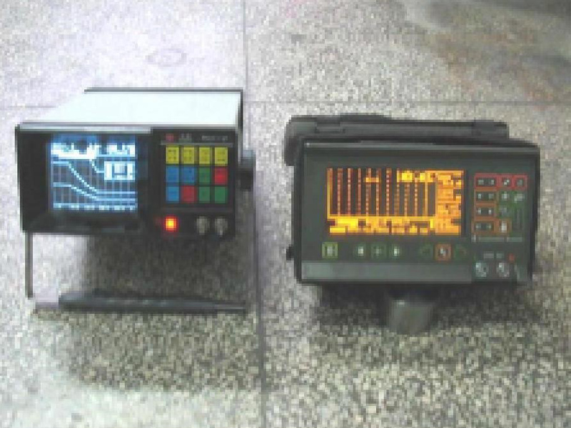 Rentgenska detectoscope in digitalni ultrazvočni detektor napako